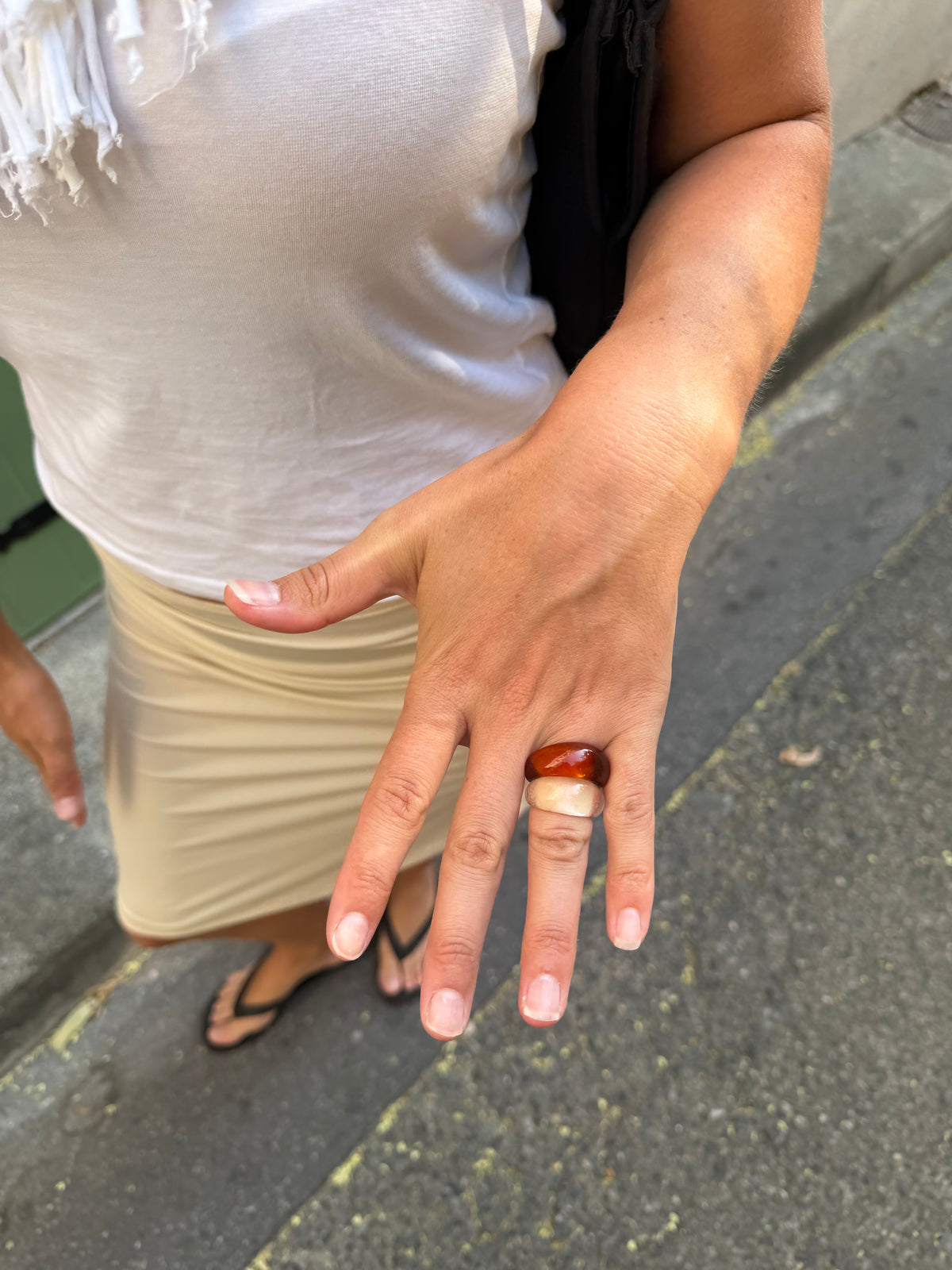 Agnes Ring, Amber
