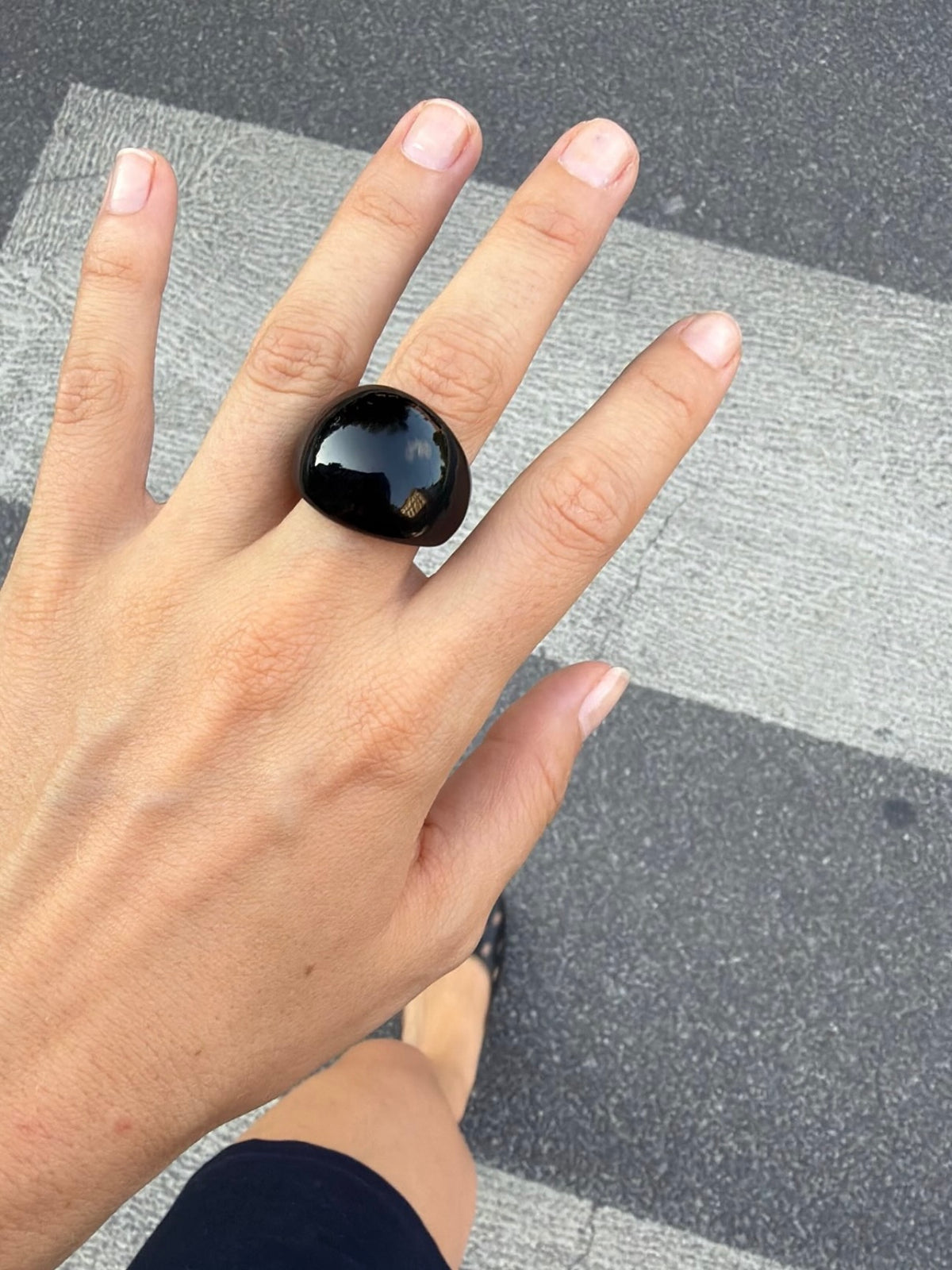 Paloma Ring, Nero